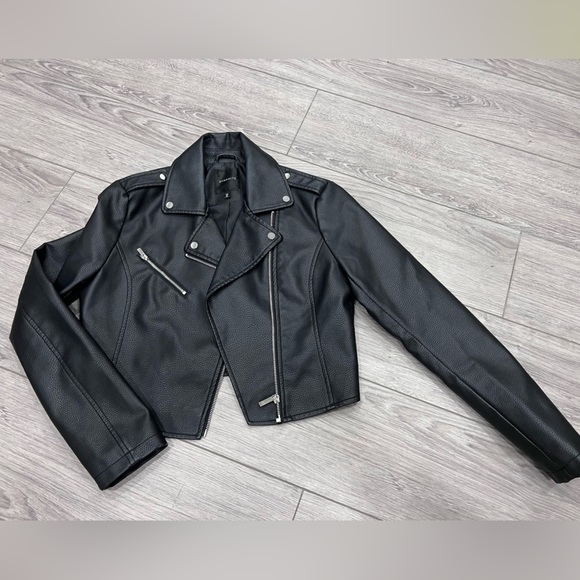 Cropped leather jacket - Picture 1 of 8